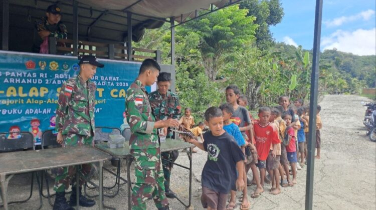 Mobil Pintar Tiba Senyum Anak Bangsa Menyapa, Satgas Pamtas Yonarhanud 2 Kostrad Hadirkan Smart Car di SDK Nilulat