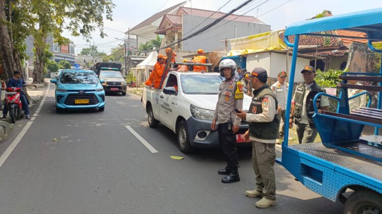 Sinergi 3 Pilar Giat Penertiban PKL di Sepanjang Jalan Kramat Raya Berlangsung Kondusif