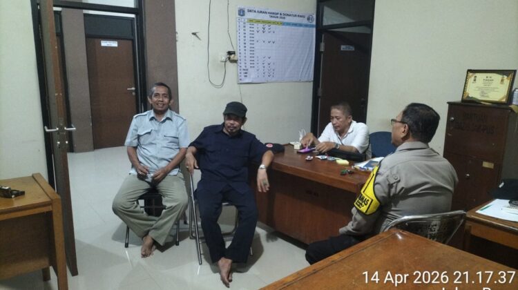 Cooling System Malam Hari, Polisi Sambangi RW 01 Johar Baru Perkuat Sinergi Jaga Keamanan