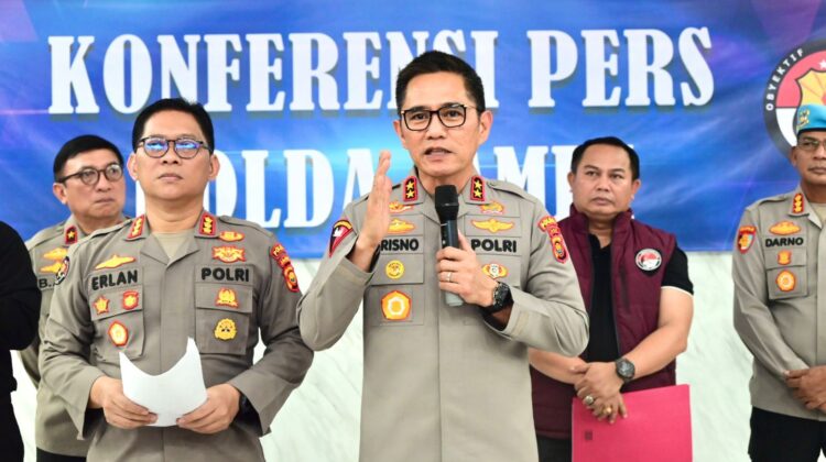 Polda Jambi Gelar Konferensi Pers, DPO Narkotika Berhasil Ditangkap di Tanjab Barat