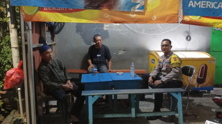 Cooling System Malam Hari, Polisi Ajak Warga Kampung Rawa Jaga Lingkungan Tetap Kondusif