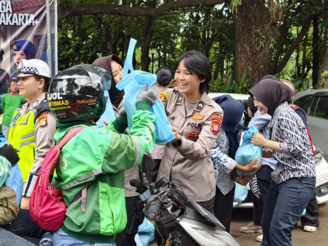 
					Jum’at Peduli Kartini Polda Metro Jaya, Wujud Kepedulian untuk Ojol Perempuan