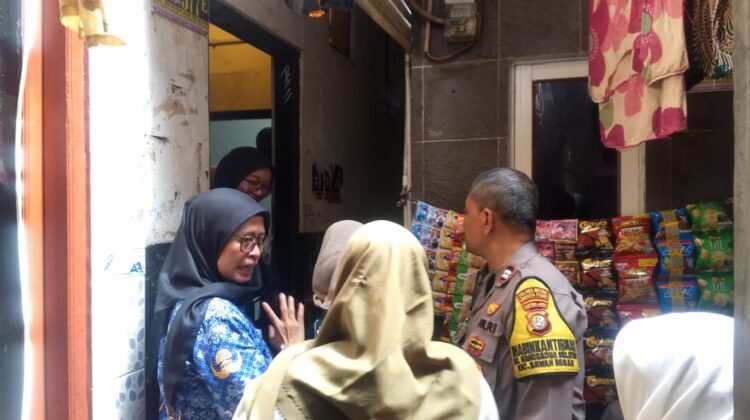 Polisi Monitoring PSN Cegah DBD di Mangga Dua Selatan