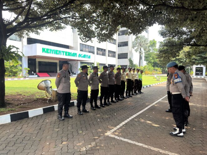 
					Apel Pelayanan Rencana Aksi Unjuk Rasa Mahasiswa di Kemenag RI