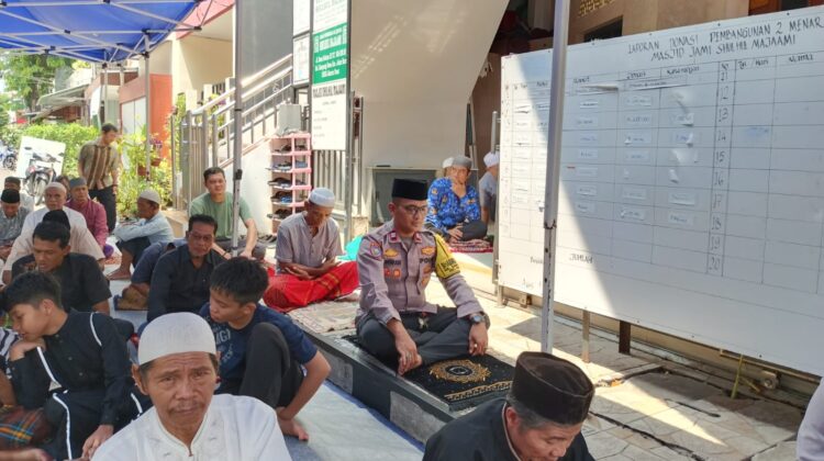 Sejukkan Kamtibmas Lewat Mimbar Jumat, Polisi Hadir Dekat dengan Warga Kampung Rawa