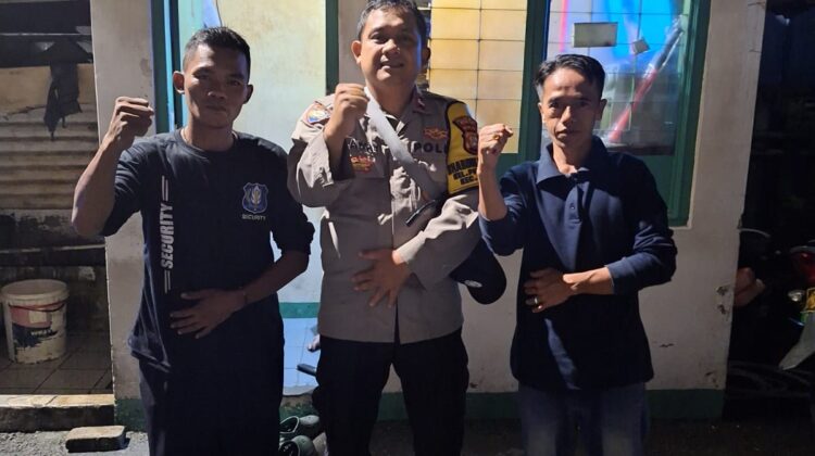 Bhabinkamtibmas Sambangi Satkamling, Warga RW 02 Pegangsaan Didorong Tingkatkan Kewaspadaan