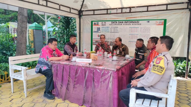 Polisi Jadi Penggerak Kebersamaan, Koordinasi Tiga Pilar Kebon Kosong Berjalan Hangat