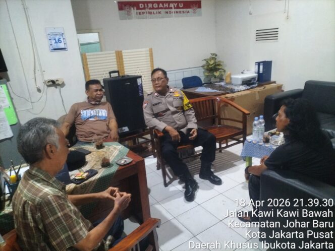 
					Perkuat Sinergi Warga, Polisi Gelar Cooling System dan Sambang Skrerariat RW 08 Johar Baru
