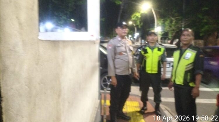 Tingkatkan Keamanan Lingkungan, Polisi Sambangi Satkamling RW 07 Johar Baru