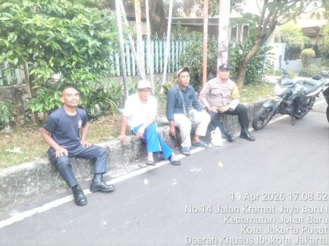 
					Sambangi Warga RW 01, Polisi Ingatkan Tamu Wajib Lapor 1×24 Jam