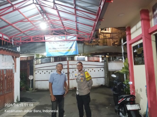 
					Dini Hari Disisir, Polisi dan Warga RW 07 Kampung Rawa Perkuat Satkamling Cegah Kejahatan