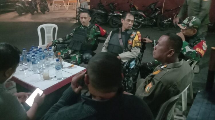 Patroli/Siskamling Keliling Koramil 01/Jatinegara Jaga Wilayah Tetap Aman dan Kondusif