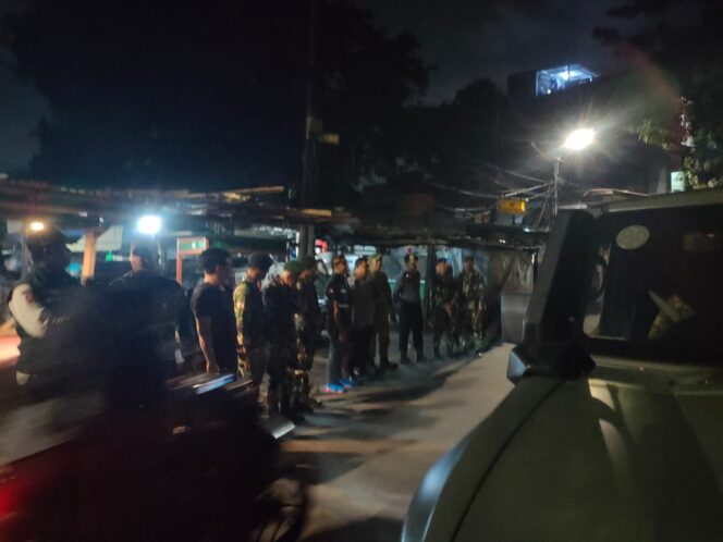 
					Polsek Metro Tanah Abang Gelar Ops Cipta Kondisi, Puluhan Personel Siaga di Petamburan