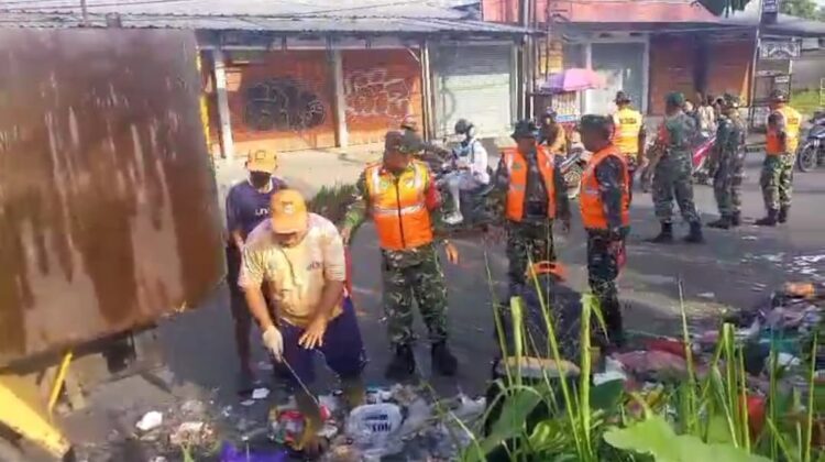 Satgas Sampah Koramil Cisoka Ciptakan Lingkungan Bersih, Nyaman Disekitar