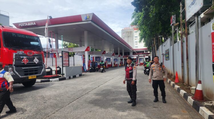 Personil monitoring kondisi stok BBM dan harga sembako wilayah kecamatan senen terpantau aman 
