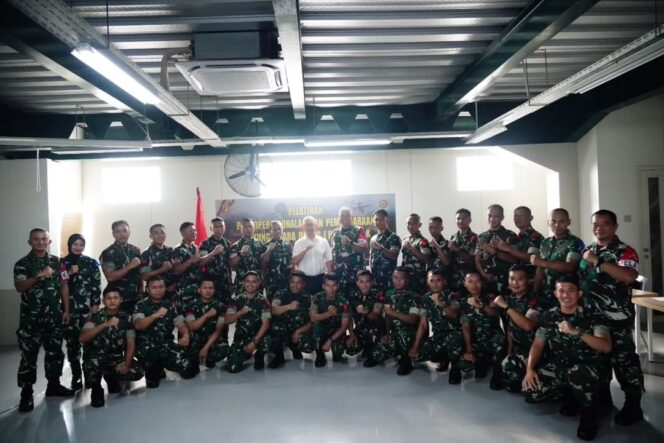 
					Prajurit Yonbekang 2 Kostrad Tingkatkan Keamanan Lintas Udara Lewat Latihan Parasut PUO