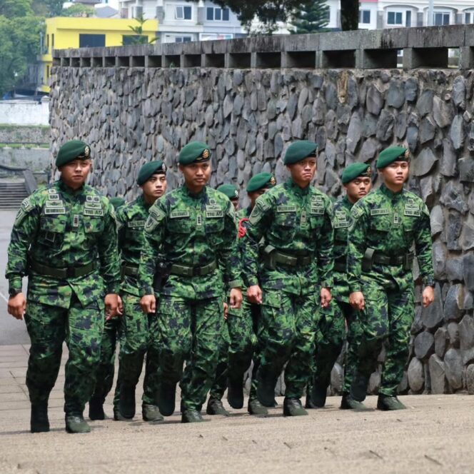
					Peringati HUT ke-74, Yonif 330 Kostrad Ziarah ke TMP Cikutra