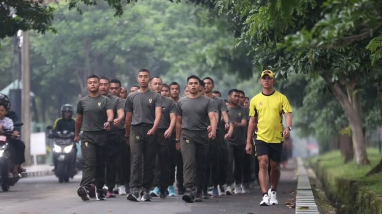 Madivif 1 Kostrad Gelar Jalan Sehat Bersama Prajurit