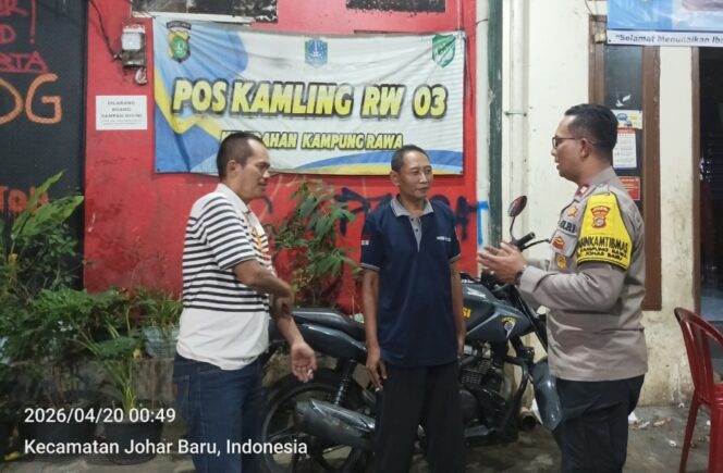 
					Sinergi TNI-Polri Dini Hari, Sambangi Siskamling Kampung Rawa Perkuat Keamanan Lingkungan