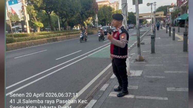 Polisi Lakukan Pengaturan Lalu Lintas di Salemba Raya, Arus Pagi Lancar