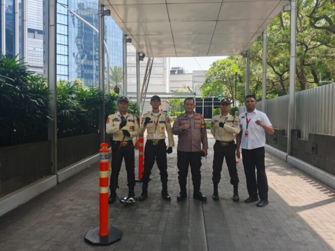 
					Sambang TCT Tower, Bhabinkamtibmas dan Security Perkuat Sinergi Tangkal Kejahatan