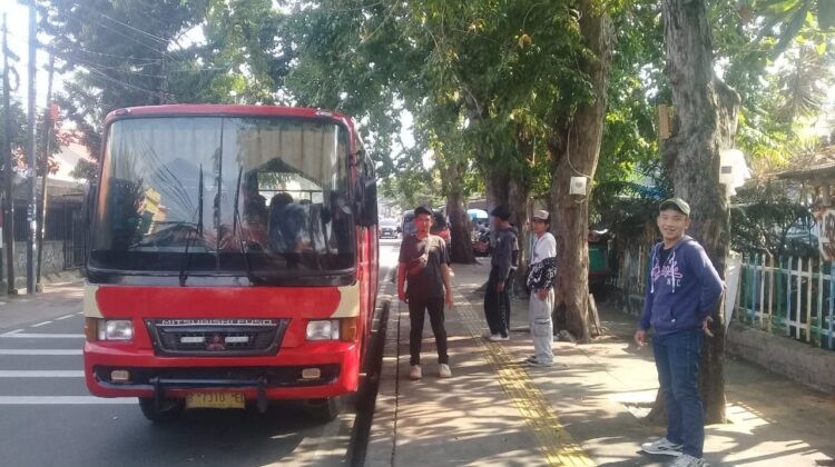 Pelayanan dan Pengamanan Pemberangkatan Massa Unjuk Rasa dari Johar Baru Berjalan Aman dan Kondusif