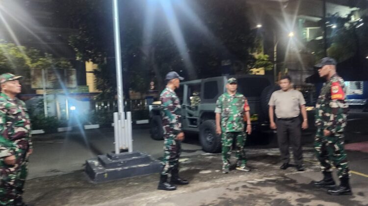 Patroli Malam Terpadu di Matraman, TNI–Polri dan Warga Bersinergi Jaga Keamanan Wilayah