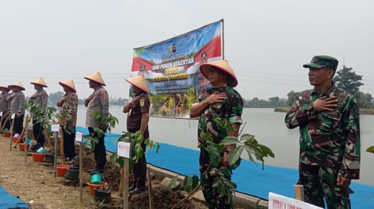 Seribu Pohon Produktif Ditanam, Danramil Pasar Kemis: Investasi Masa Depan