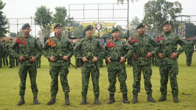 
					Penyegaran Kepemimpinan Yonif 305 Kostrad, Prajurit Berprestasi Diganjar Penghargaan