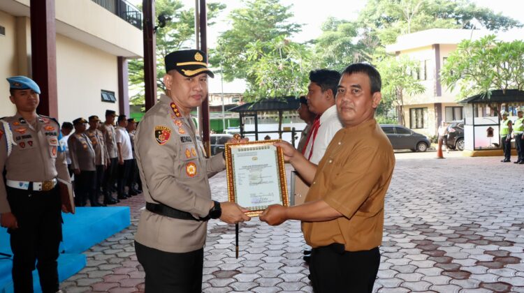Polres Jakpus Beri Penghargaan Warga dan Personel Ungkap Kasus Narkoba