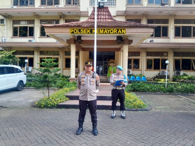
					Pelayanan Maksimal untuk Warga, Wakapolsek Kemayoran Tekankan Disiplin Saat Apel