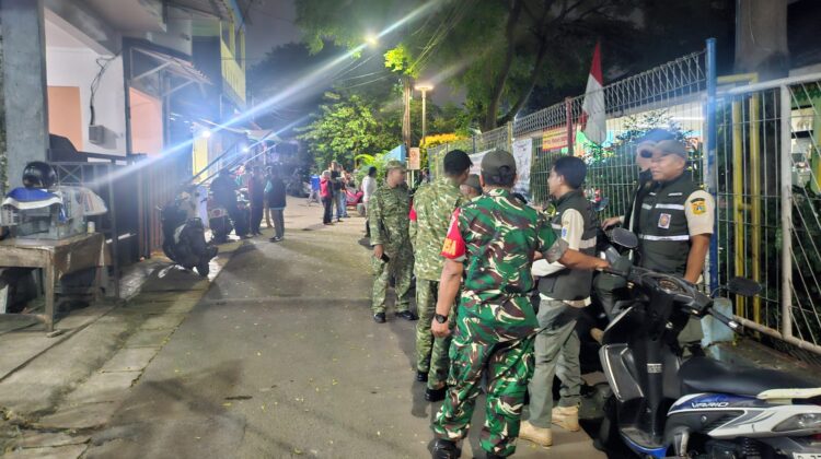 Patroli Malam di Ciracas, Perkuat Keamanan Lingkungan