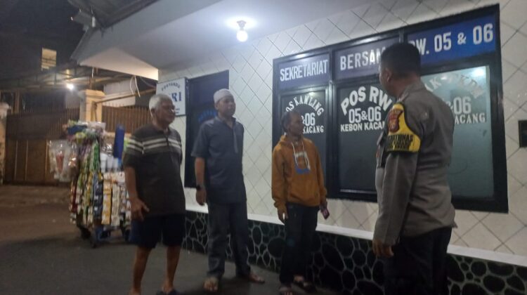 Bhabinkamtibmas Laksanakan Sambang Siskamling di RW 06 Kebon Kacang, Tingkatkan Sinergi Keamanan Lingkungan