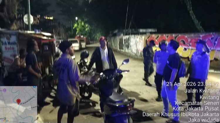 Patroli Jalan Kaki di Gang Tembok Kebon Sirih, Patroli Cipkon Menteng Perkuat Pengamanan Malam