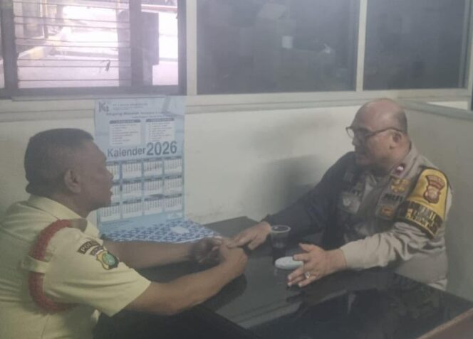 
					Bhabinkamtibmas Kampung Bali Laksanakan Patroli Dialogis Cooling System di Pasar Ex. Auri Tanah Abang