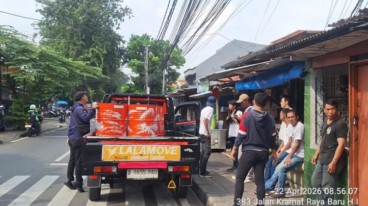 Polisi Lakukan Pengamanan dan Monitoring Pemberangkatan Massa Aksi dari Johar Baru