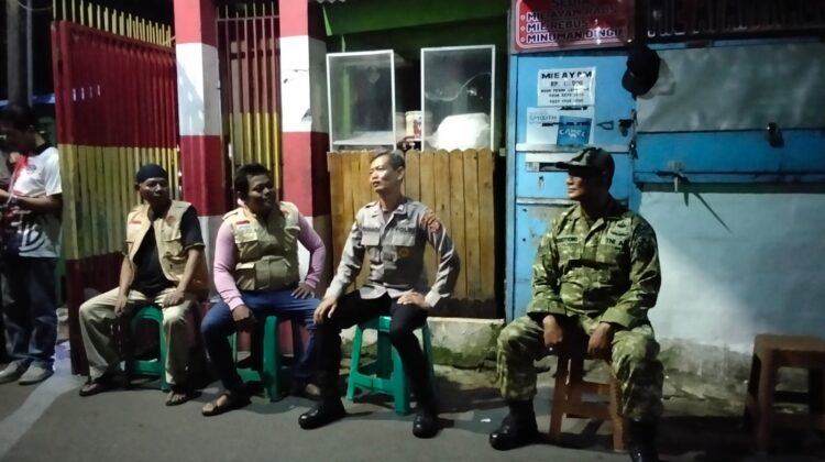 Patroli Malam Terpadu di Pulogadung : Sinergi TNI, Polri, dan Warga Jaga Lingkungan Tetap Aman
