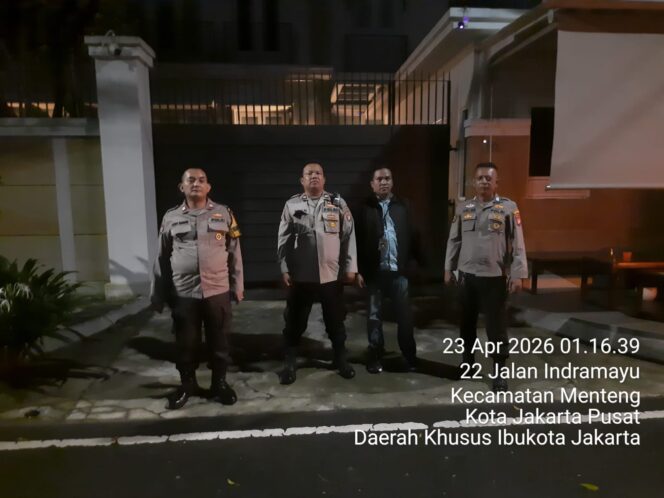 
					Patroli Cipkon Menteng Amankan Kawasan Jalan Indramayu, Polisi Jaga Stabilitas Malam