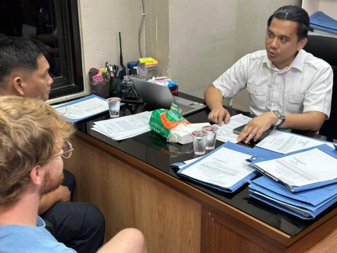 
					Polres Metro Jakpus Ringkus 3 Pelaku Jambret HP Milik WN Jerman