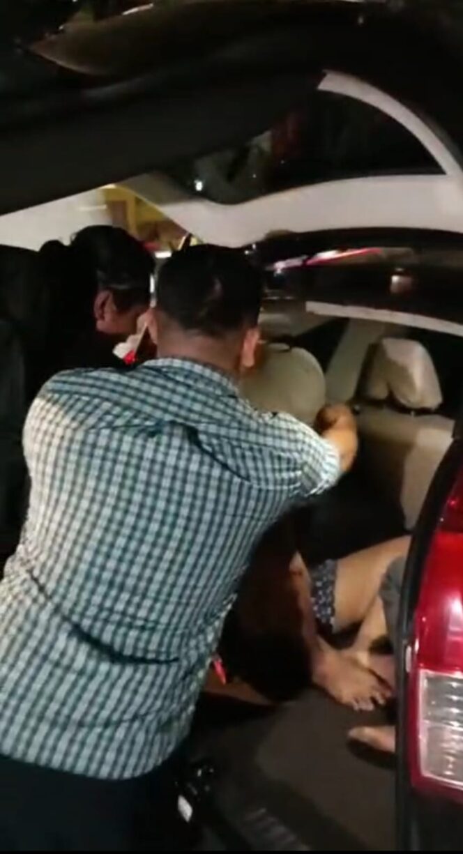 
					Jambret HP WNA di Sawah Besar Ditangkap, 3 Pelaku Termasuk Penadah Dibekuk Polisi