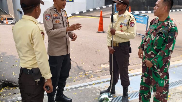 Sinergitas TNI-Polri, Bhabinkamtibmas dan Babinsa Sambangi Gedung UOB Thamrin
