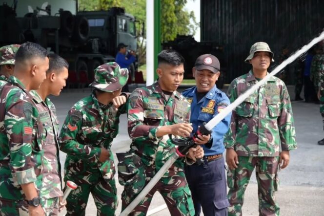 
					Yonif 413 Kostrad Gelar Pelatihan Pemadam Kebakaran Bersama Damkar Sukoharjo