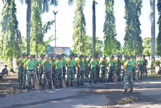 
					Brigif 9 Kostrad Gelar Karya Bakti Pembersihan TMP Patrang Dalam Rangka Menyambut HUT Ke-65 Divisi Infanteri 2 Kostrad.