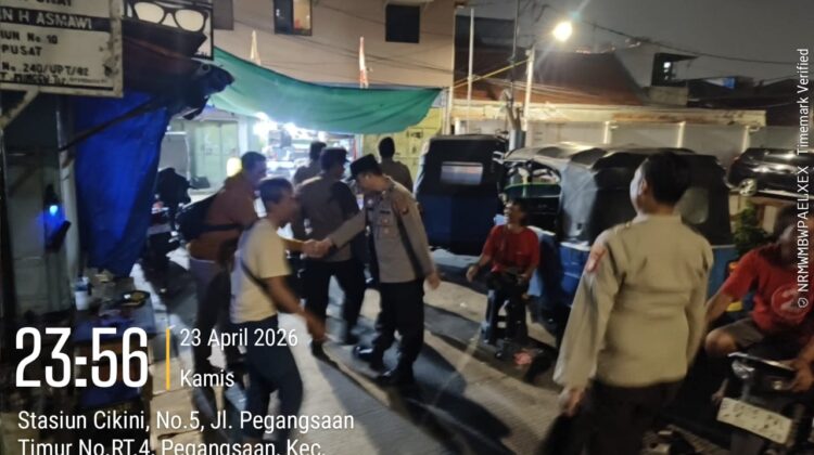 Patroli Jalan Kaki Di Cikini Menteng, Polsek Metro Menteng Perkuat Cipta Kondisi Cegah Gangguan Kamtibmas