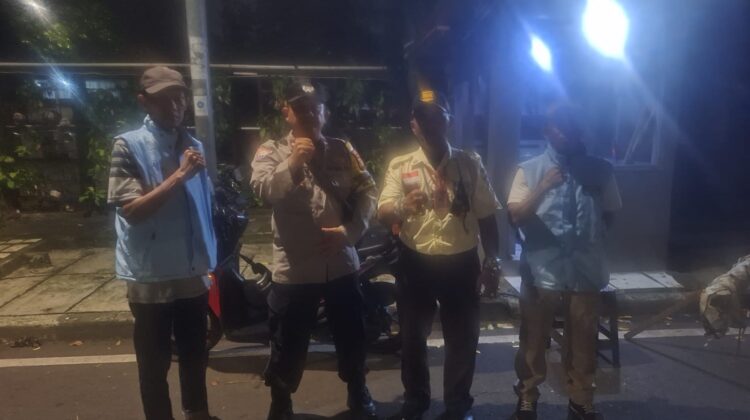 Sambang Satkamling, Bhabinkamtibmas Ajak Warga Perkuat Patroli Subuh