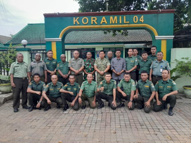 
					Jaga Hubungan Baik, Danramil 04/Cikupa Komsos Dengan Wanra