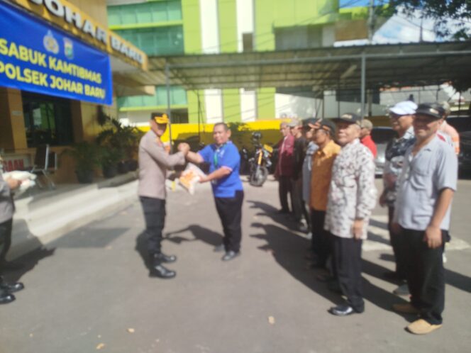 
					Jumat Barokah, Polsek Johar Baru Perkuat Sinergi dan Kepedulian Sosial