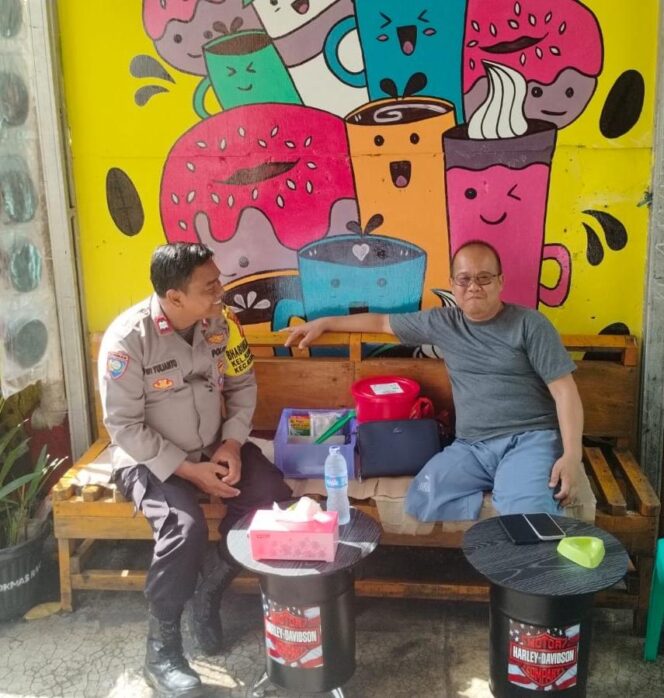 
					Polri Tingkatkan Kewaspadaan Warga, Bhabinkamtibmas Kemayoran Sampaikan Imbauan Kamtibmas