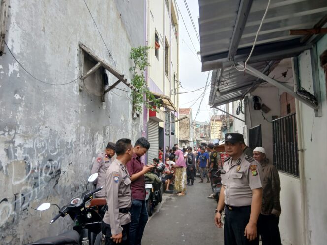 
					Respon Cepat Polisi, Penemuan Pria Meninggal di Kamar Kos Johar Baru Ditangani