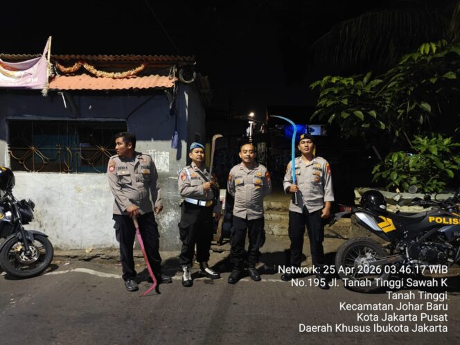 
					Patroli Cipta Kondisi Dini Hari, Polisi Amankan Senjata Tajam dan Cegah Tawuran di Johar Baru